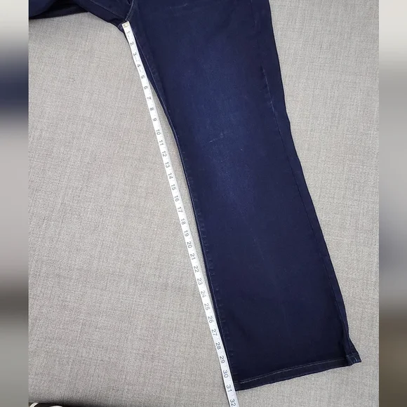 Levis 529 Curvy Bootcut Stretch Denim Dark Wash Jeans. 16 - Picture 5 of 12